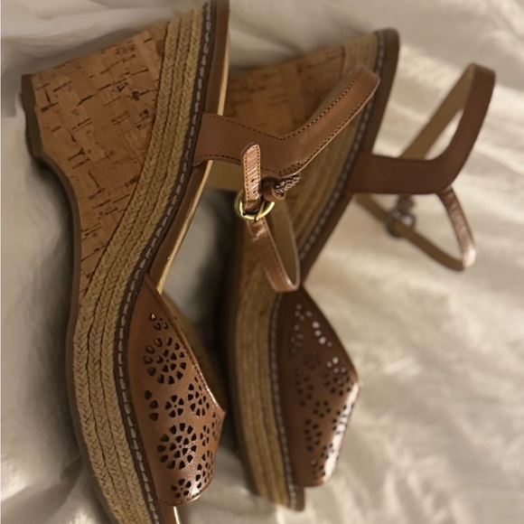 Naturalizer Women's Brown Cutout Sandals - Picture 5 of 8